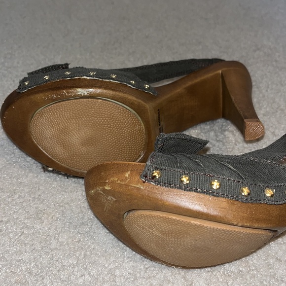 Brown Bow Sandals - Picture 3 of 5